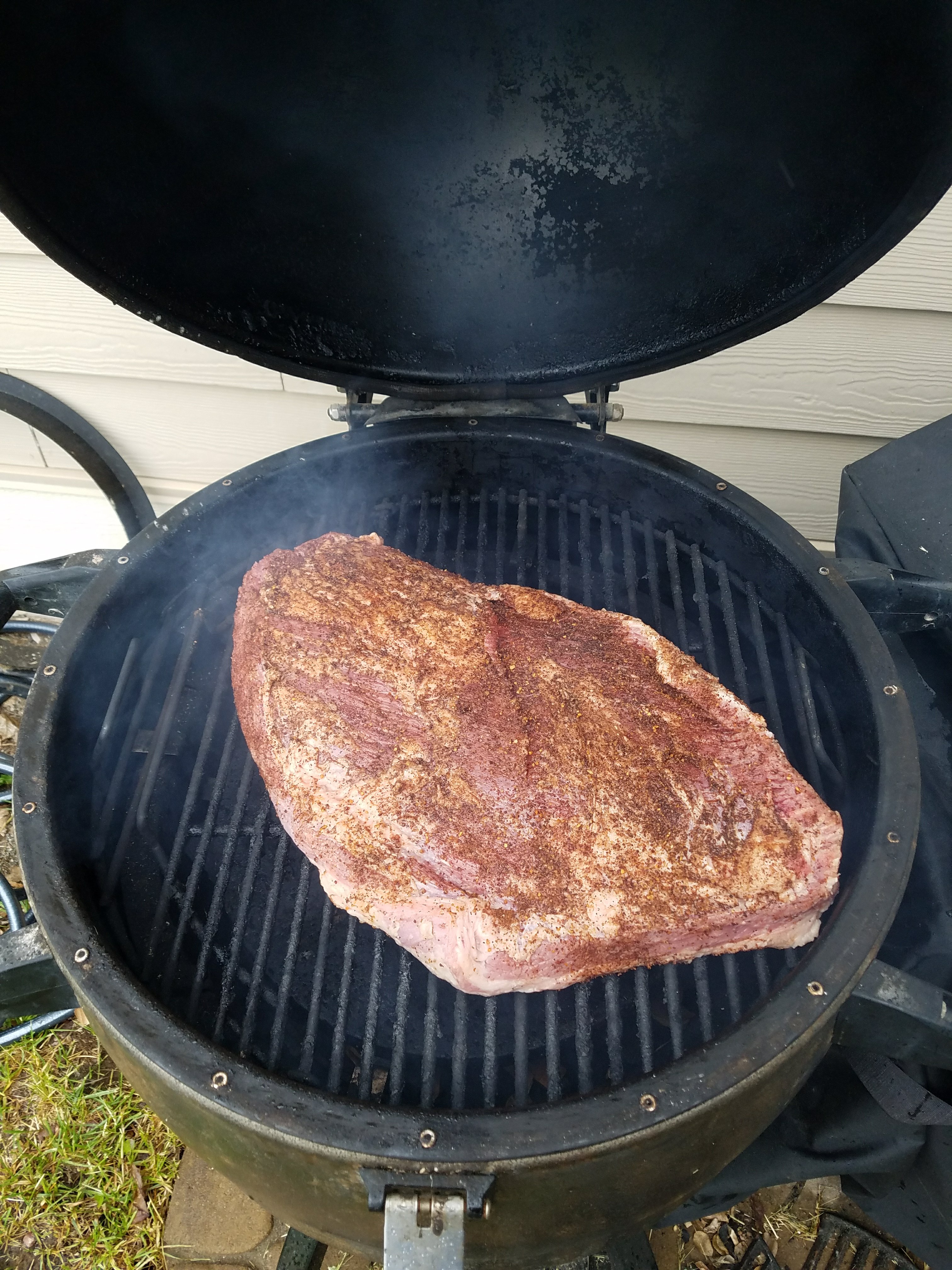 Brisket, Smoked, Brisket, 7.5lbs, Brisket Flat, Kamado Brisket, Tip Top Temp, Thermoworks, Backyard MOvies, Outdoor Movies,